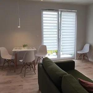 https://apartament-zielone-zamienie.warsawhotelspoland.com